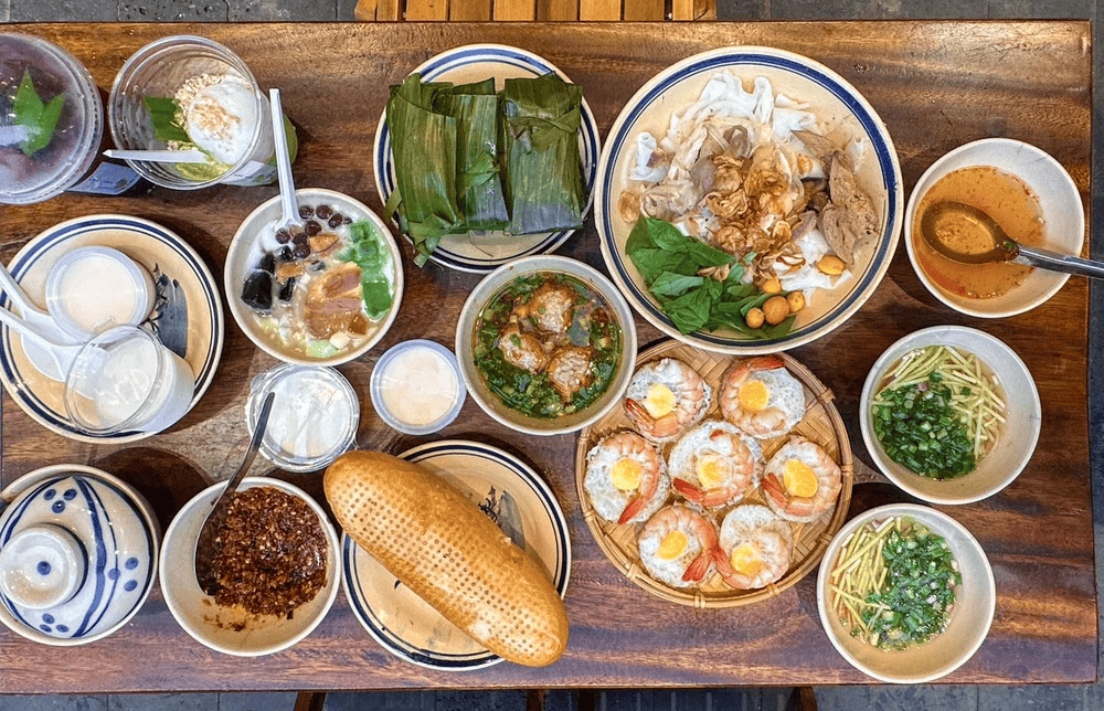 Qu&aacute;n c&oacute; thực đơn đa dạng, phục vụ nhiều m&oacute;n ăn đặc sản kh&aacute;c của Đ&agrave; Lạt (Nguồn: Fanpage Tiệm Ăn Bếp Đ&agrave; Lạt)